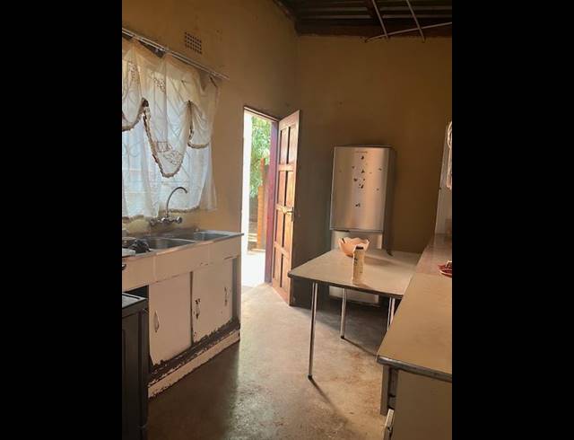 2 BEDROOM HOUSE FOR SALE IN ZONKIZIZWE